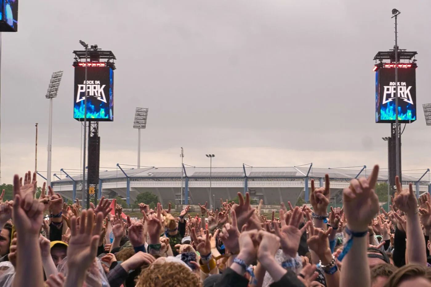Skillet mit Lichtshow bei Rock im Park 2025